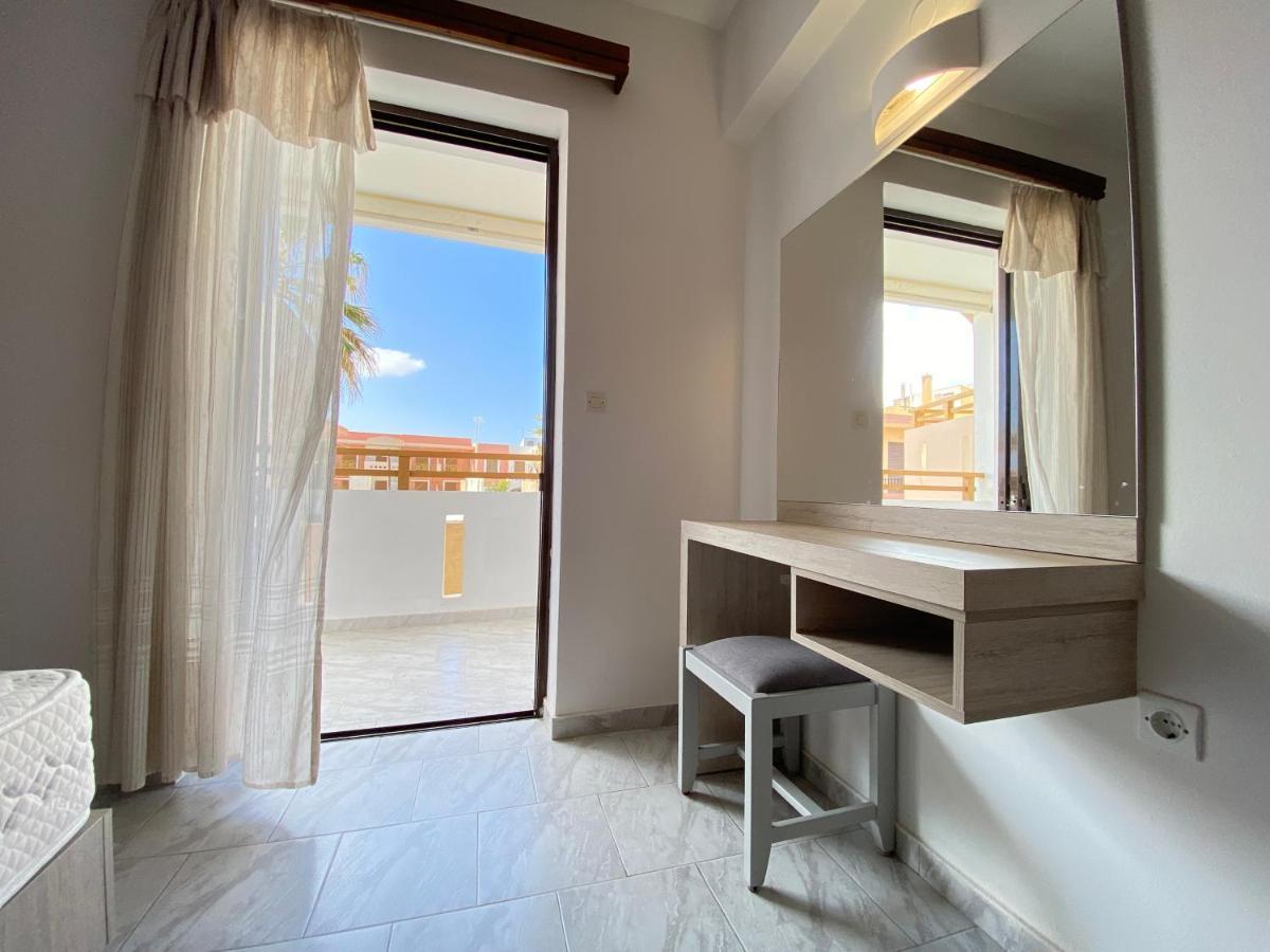 Domenica Apartments Rethymno  Bagian luar foto